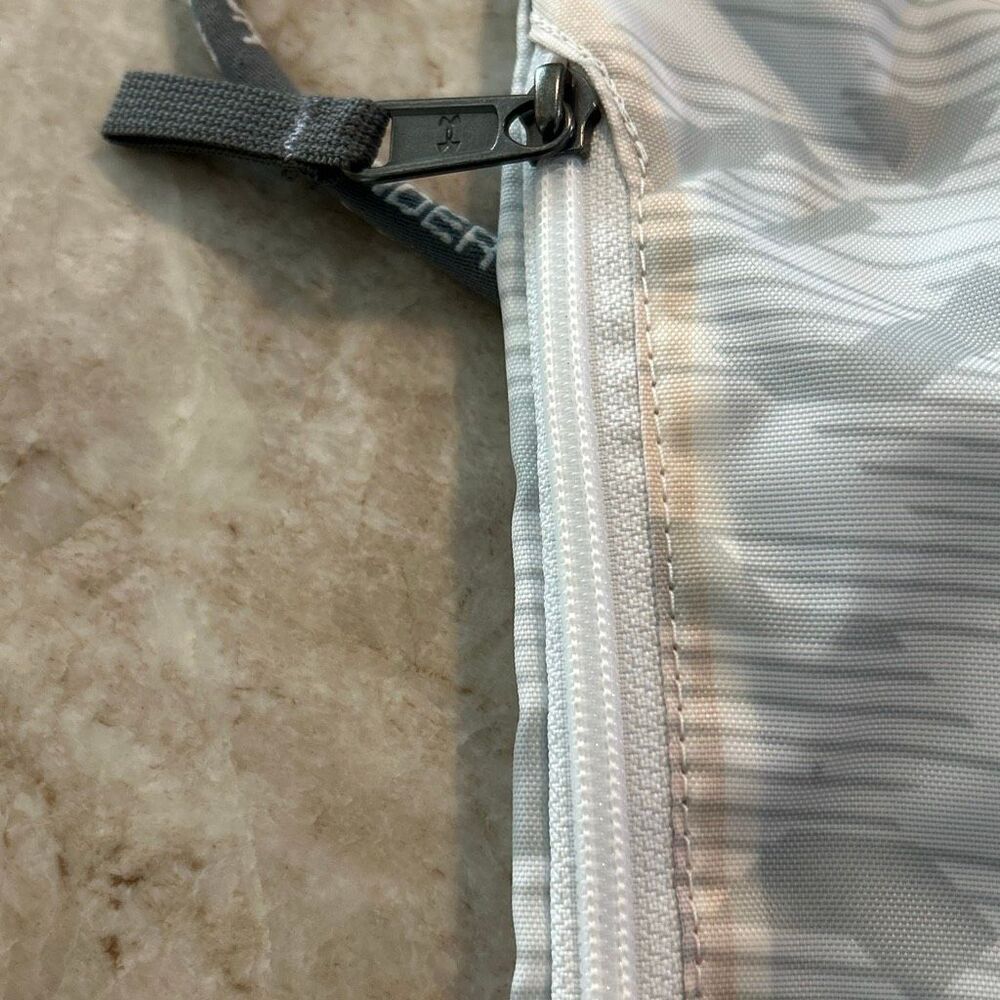UNDER ARMOUR Backpack - Picture 3 of 5